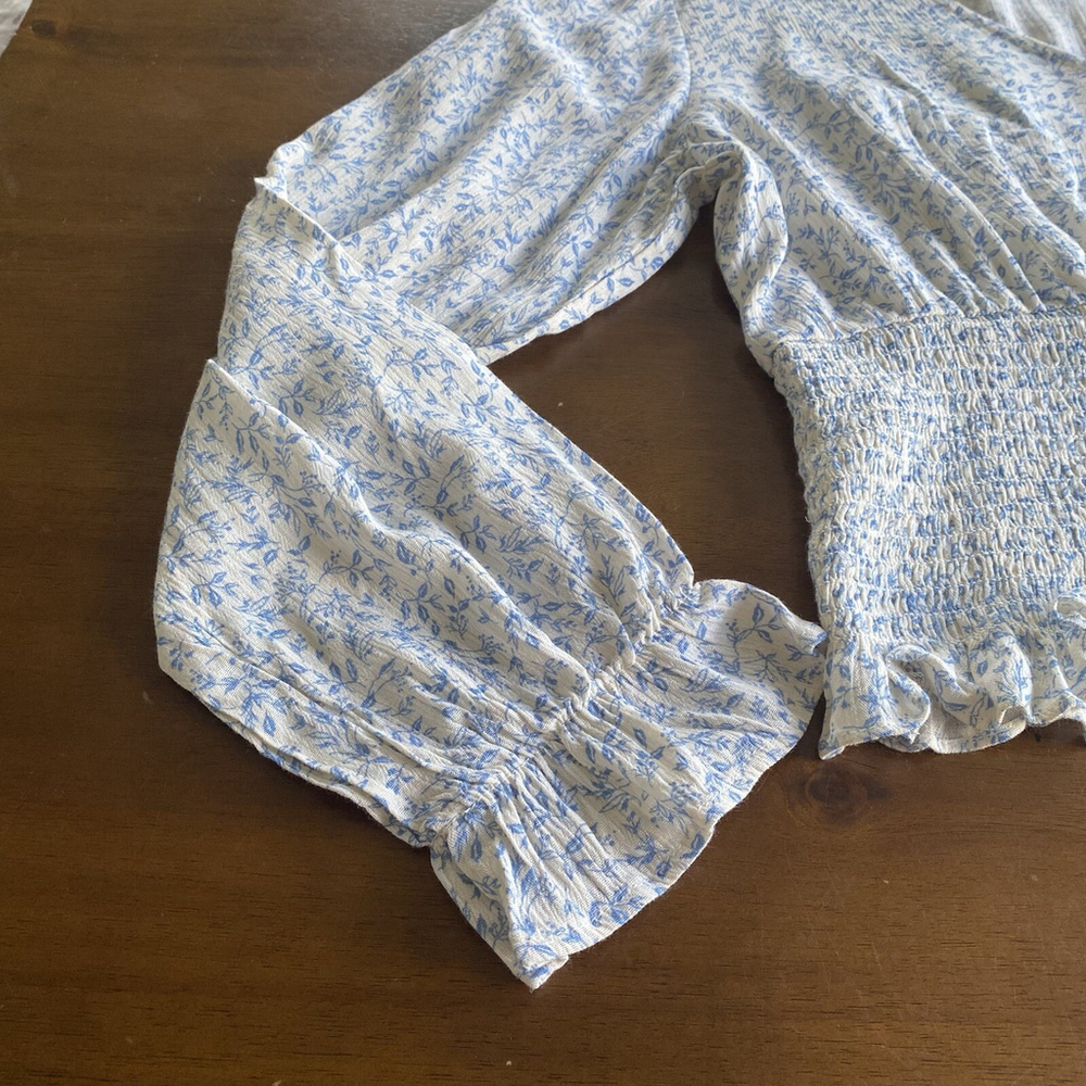 Paper Crane Puffy Sleeve Smock Top Blue & White Women’s Medium - Picture 5 of 10